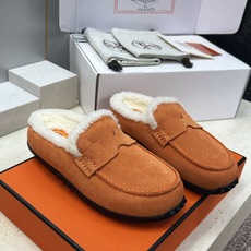 (配全套飞机盒) 顶级版 爱马仕 Hermes 秋冬经典情侣款Lazy防寒保暖羊羔毛豆豆鞋 H家平底圆头时尚休闲居家穆勒 (配全套飞机盒) 顶级版 爱马仕 Hermes 秋冬经典情侣款Lazy防寒保暖羊羔毛豆豆鞋 H家平底圆头时尚休闲居家穆勒
