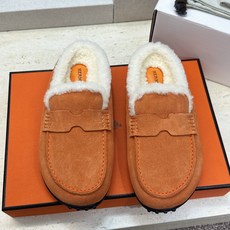 (配全套飞机盒) 顶级版 爱马仕 Hermes 秋冬经典情侣款Lazy防寒保暖羊羔毛豆豆鞋 H家平底圆头时尚休闲居家穆勒 (配全套飞机盒) 顶级版 爱马仕 Hermes 秋冬经典情侣款Lazy防寒保暖羊羔毛豆豆鞋 H家平底圆头时尚休闲居家穆勒