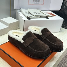 (配全套飞机盒) 顶级版 爱马仕 Hermes 秋冬经典情侣款Lazy防寒保暖羊羔毛豆豆鞋 H家平底圆头时尚休闲居家穆勒 (配全套飞机盒) 顶级版 爱马仕 Hermes 秋冬经典情侣款Lazy防寒保暖羊羔毛豆豆鞋 H家平底圆头时尚休闲居家穆勒