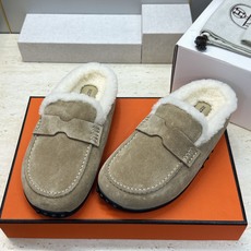 (配全套飞机盒) 顶级版 爱马仕 Hermes 秋冬经典情侣款Lazy防寒保暖羊羔毛豆豆鞋 H家平底圆头时尚休闲居家穆勒 (配全套飞机盒) 顶级版 爱马仕 Hermes 秋冬经典情侣款Lazy防寒保暖羊羔毛豆豆鞋 H家平底圆头时尚休闲居家穆勒