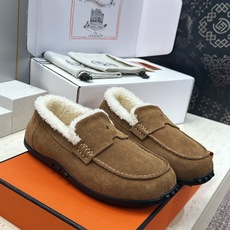 (配全套飞机盒) 顶级版 爱马仕 Hermes 秋冬经典情侣款Lazy防寒保暖羊羔毛豆豆鞋 H家平底圆头时尚休闲乐福单鞋 (配全套飞机盒) 顶级版 爱马仕 Hermes 秋冬经典情侣款Lazy防寒保暖羊羔毛豆豆鞋 H家平底圆头时尚休闲乐福单鞋