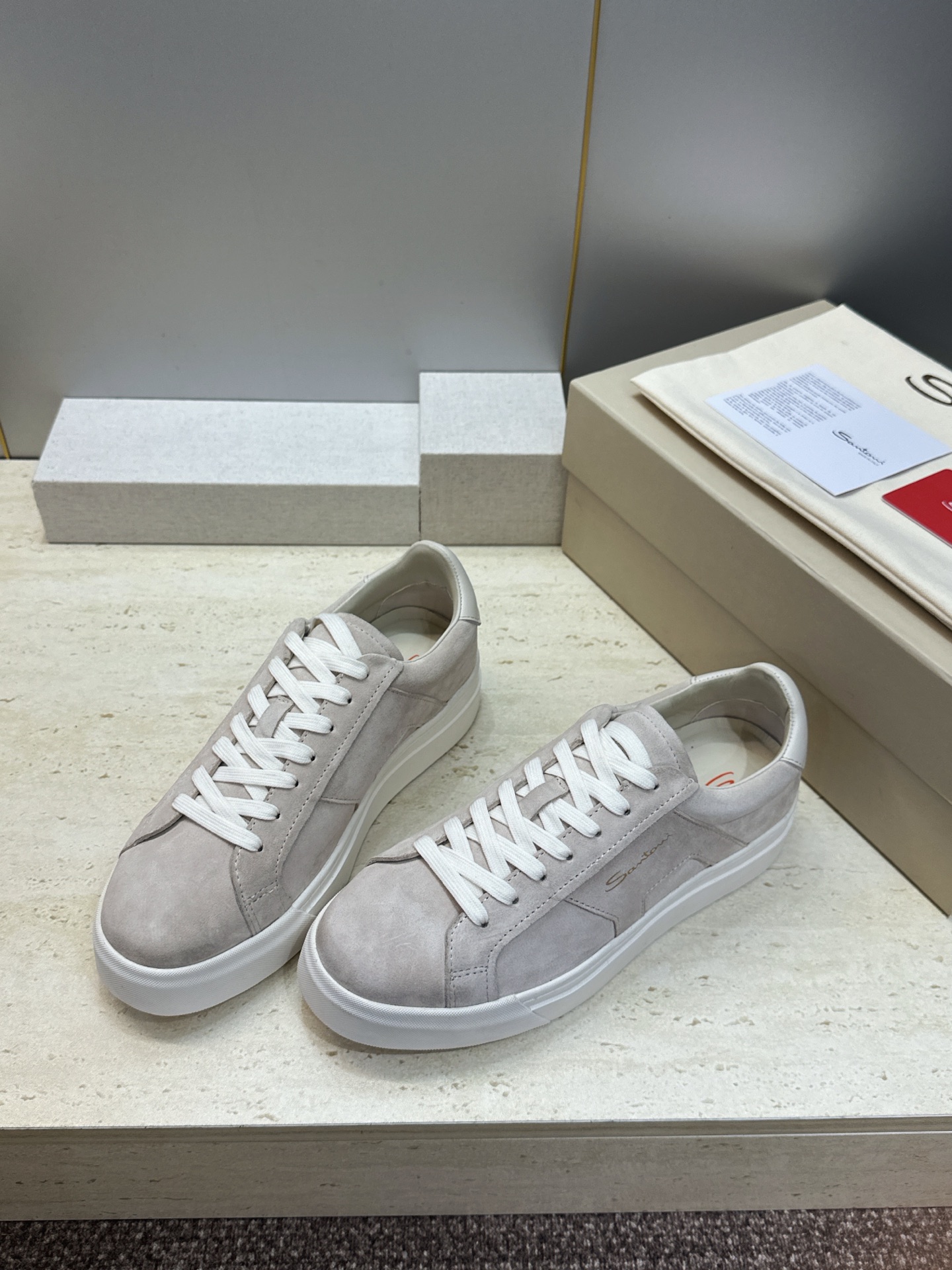 (仅男码) Santoni 2026秋冬新款系带舒适休闲时尚男鞋 圣东尼字母logo厚底圆头拼色百搭拼色滑板鞋 材质: (仅男码) Santoni 2026秋冬新款系带舒适休闲时尚男鞋 圣东尼字母logo厚底圆头拼色百搭拼色滑板鞋 材质:
