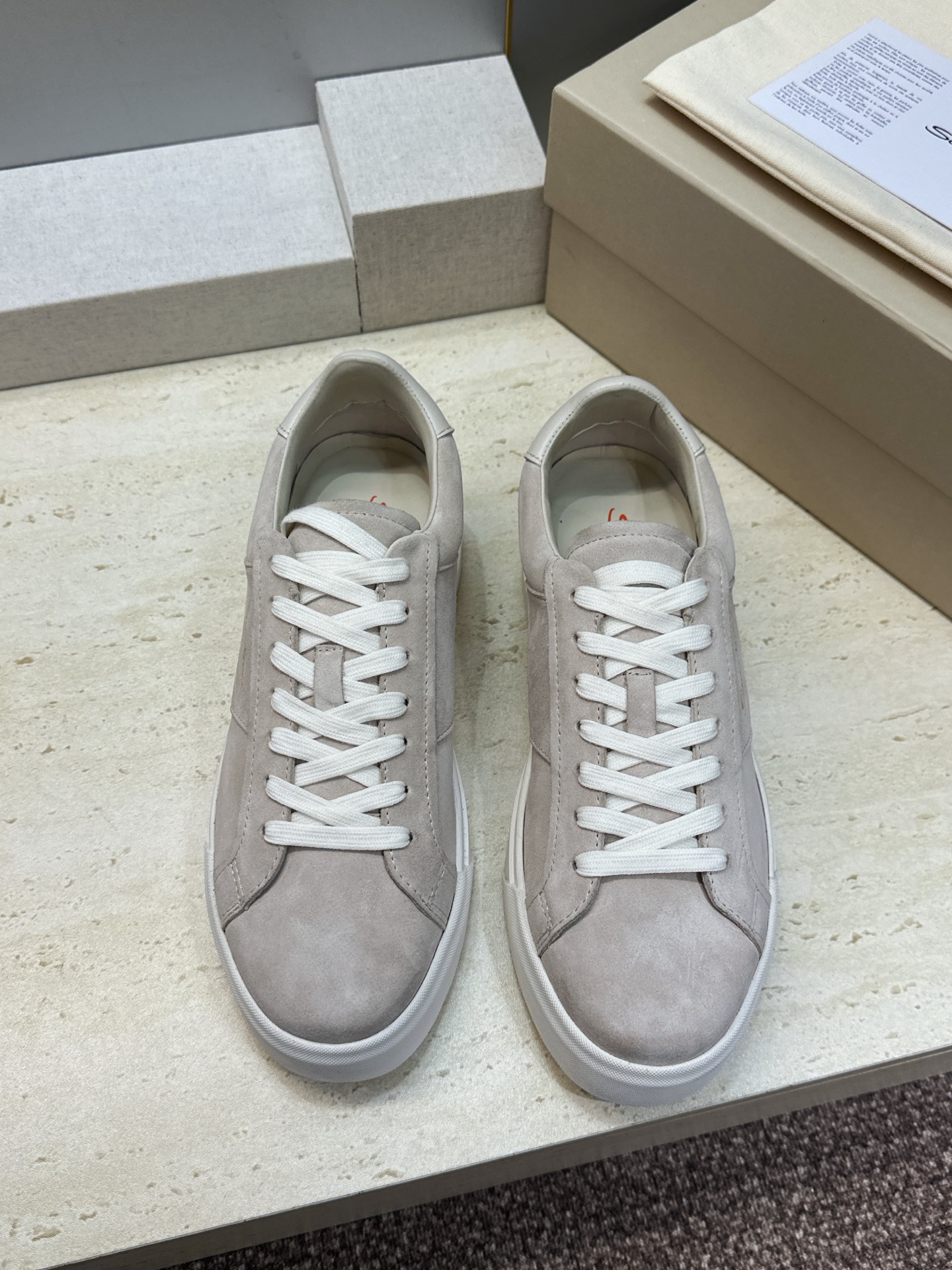 (仅男码) Santoni 2026秋冬新款系带舒适休闲时尚男鞋 圣东尼字母logo厚底圆头拼色百搭拼色滑板鞋 材质: (仅男码) Santoni 2026秋冬新款系带舒适休闲时尚男鞋 圣东尼字母logo厚底圆头拼色百搭拼色滑板鞋 材质: