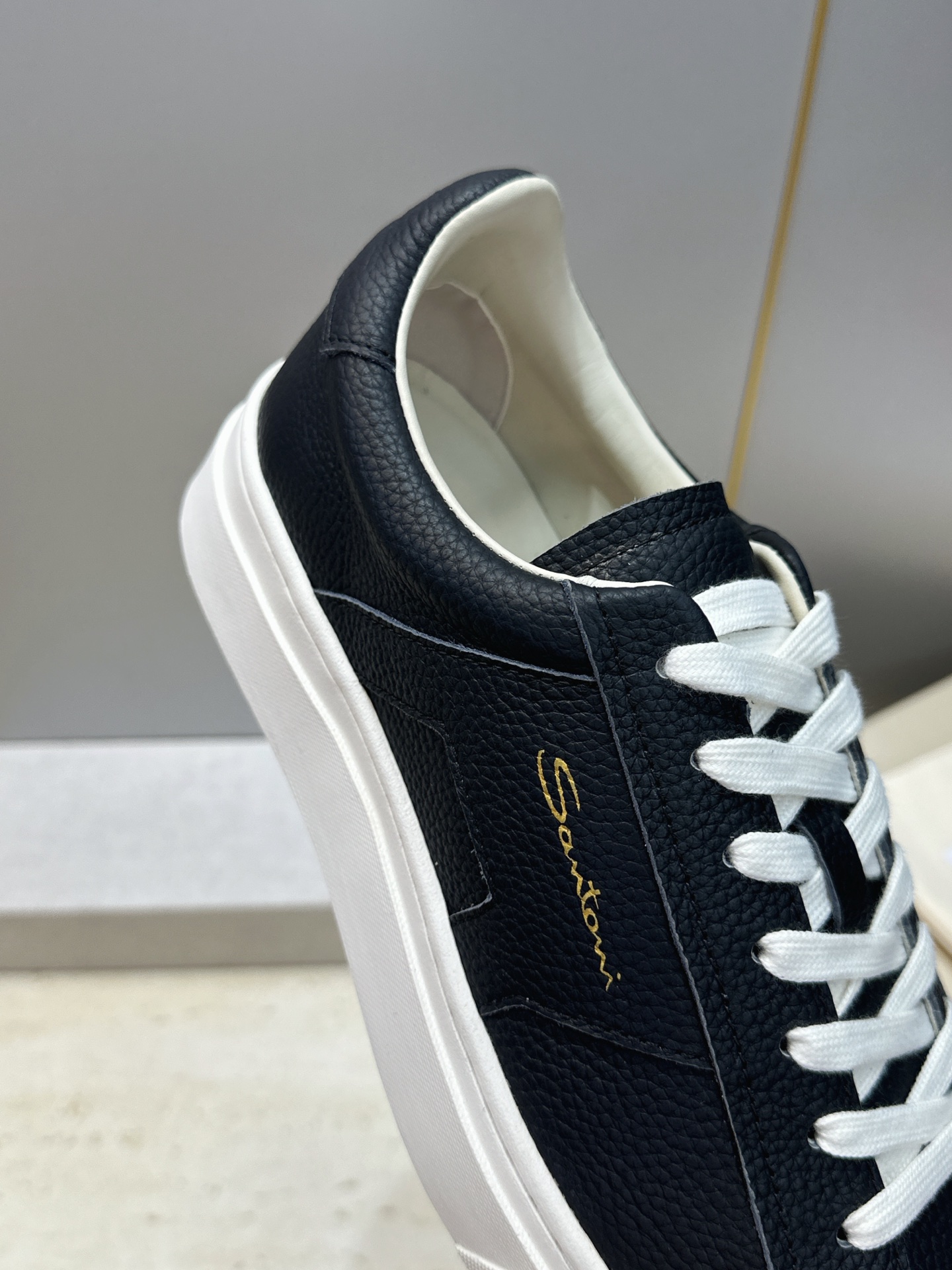 (仅男码) Santoni 2026秋冬新款系带舒适休闲时尚男鞋 圣东尼字母logo厚底圆头拼色百搭拼色滑板鞋 材质: (仅男码) Santoni 2026秋冬新款系带舒适休闲时尚男鞋 圣东尼字母logo厚底圆头拼色百搭拼色滑板鞋 材质: