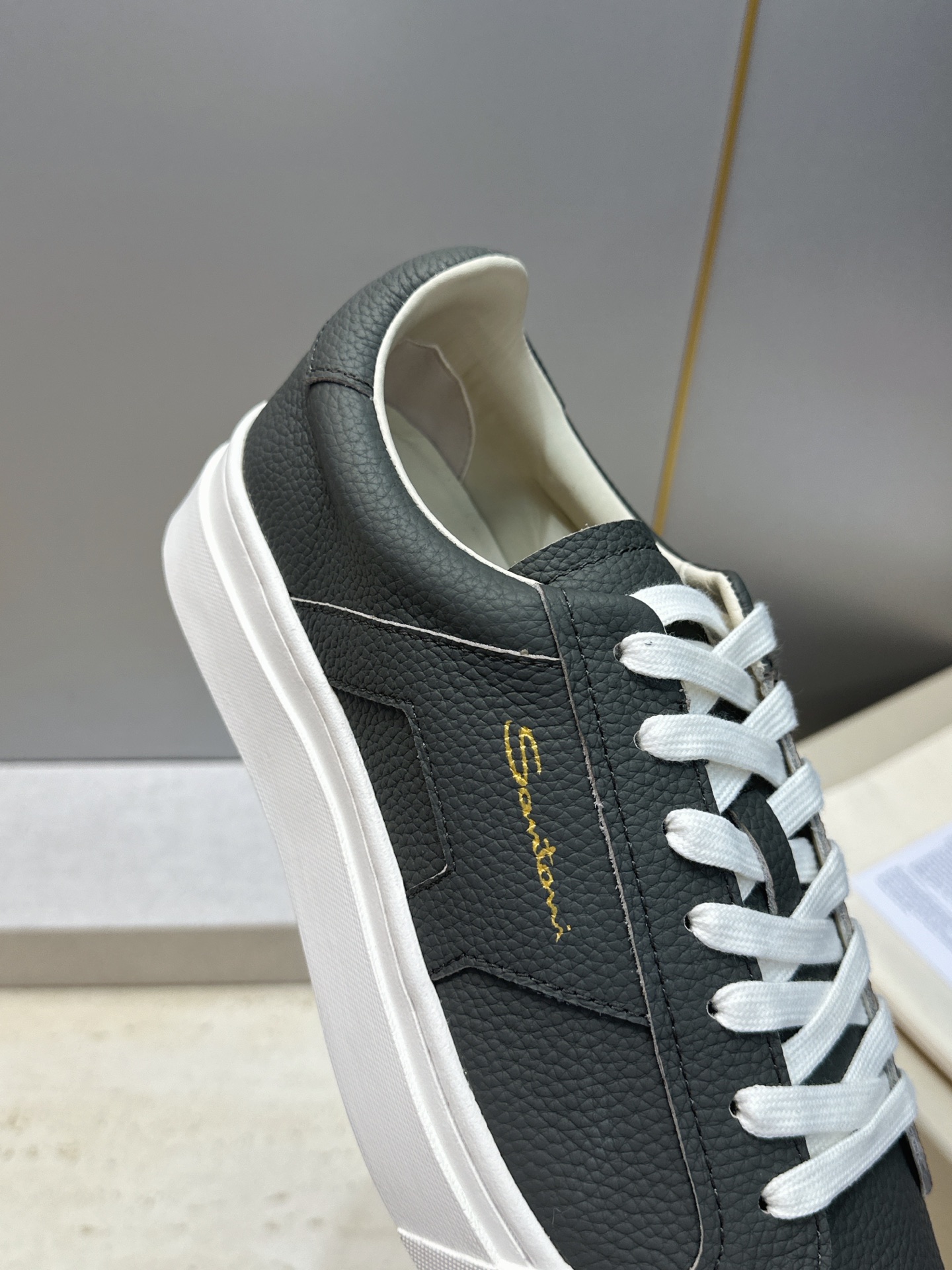 (仅男码) Santoni 2026秋冬新款系带舒适休闲时尚男鞋 圣东尼字母logo厚底圆头拼色百搭拼色滑板鞋 材质: (仅男码) Santoni 2026秋冬新款系带舒适休闲时尚男鞋 圣东尼字母logo厚底圆头拼色百搭拼色滑板鞋 材质: