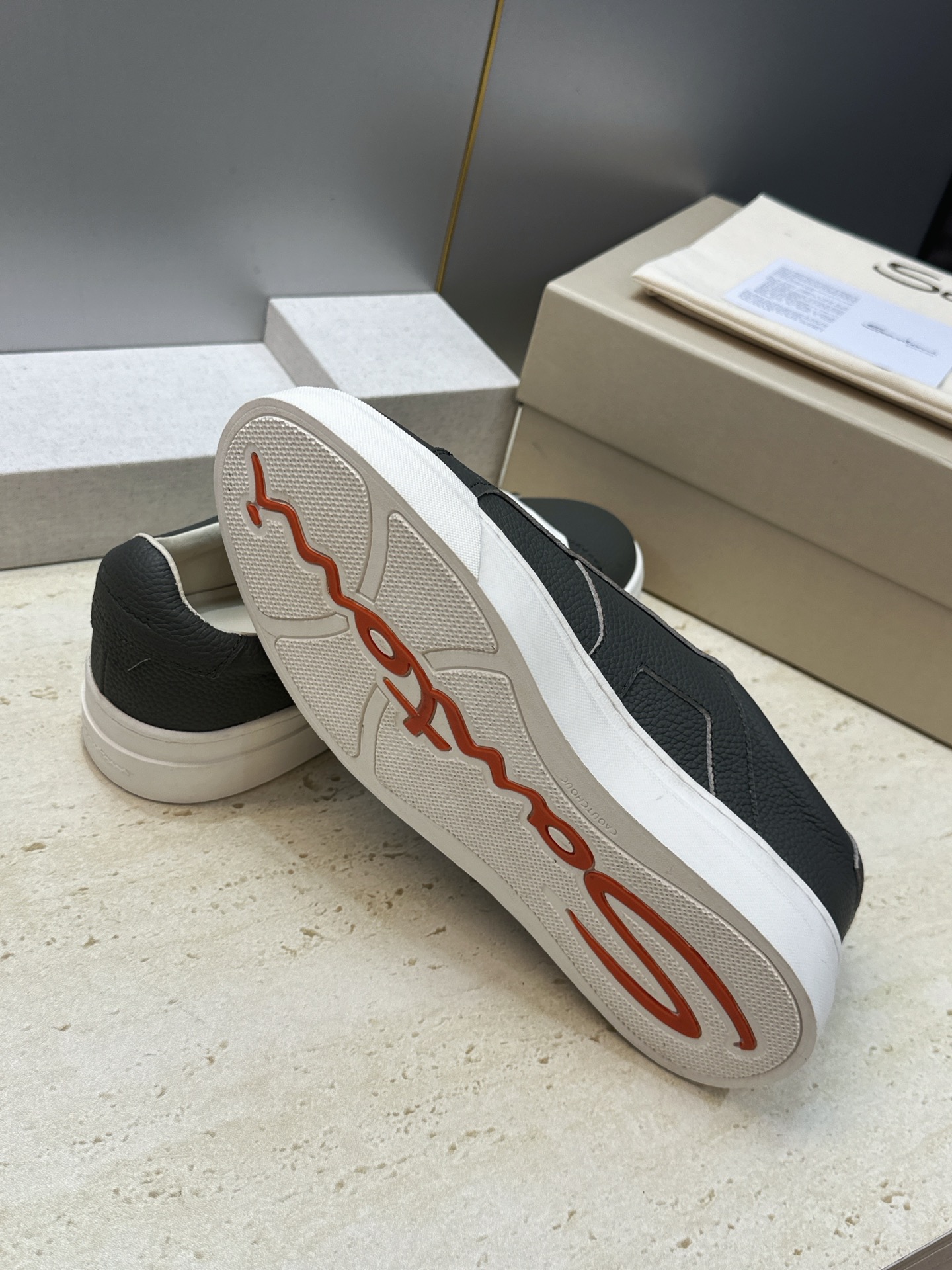 (仅男码) Santoni 2026秋冬新款系带舒适休闲时尚男鞋 圣东尼字母logo厚底圆头拼色百搭拼色滑板鞋 材质: (仅男码) Santoni 2026秋冬新款系带舒适休闲时尚男鞋 圣东尼字母logo厚底圆头拼色百搭拼色滑板鞋 材质: