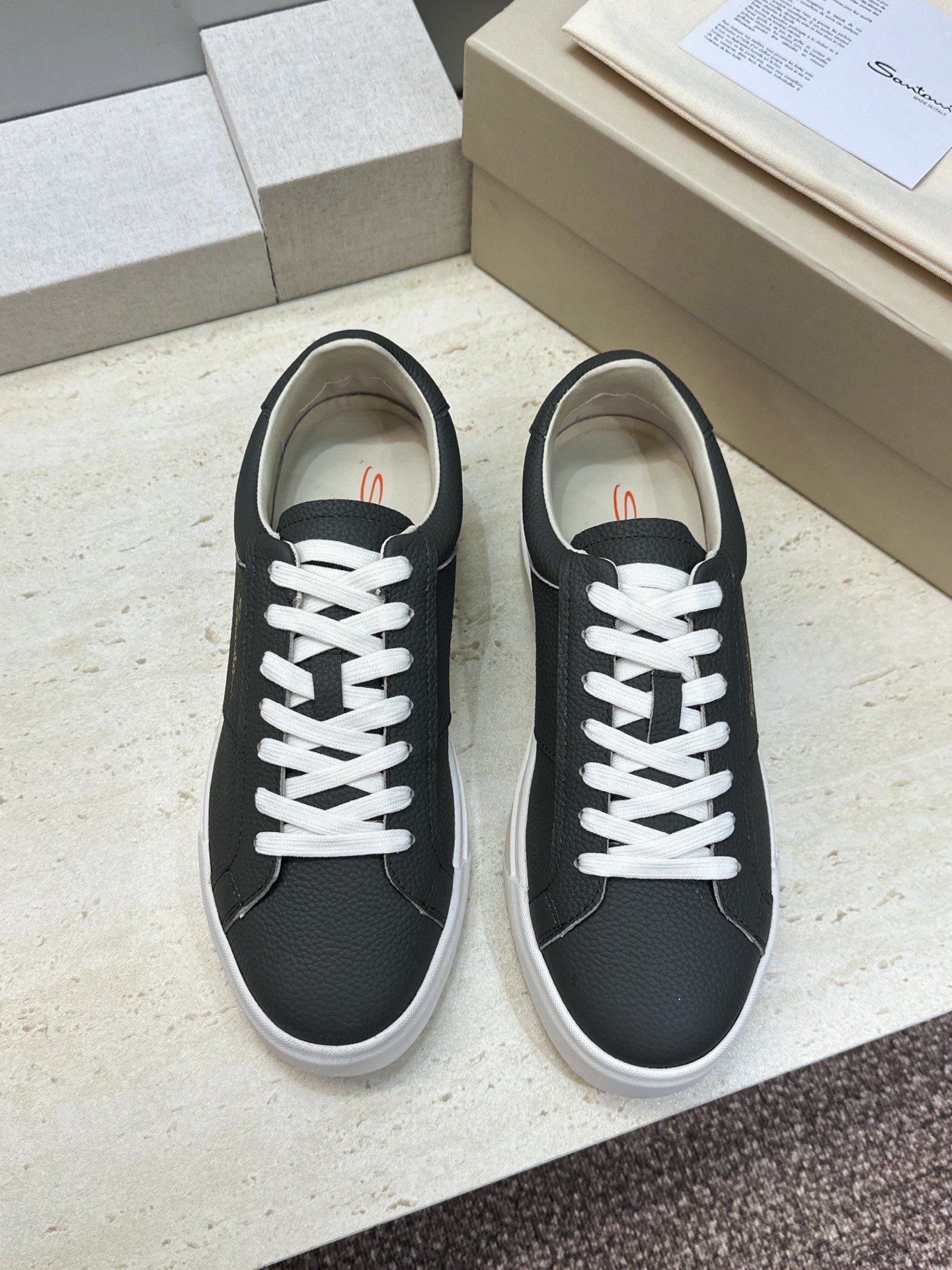 (仅男码) Santoni 2026秋冬新款系带舒适休闲时尚男鞋 圣东尼字母logo厚底圆头拼色百搭拼色滑板鞋 材质: (仅男码) Santoni 2026秋冬新款系带舒适休闲时尚男鞋 圣东尼字母logo厚底圆头拼色百搭拼色滑板鞋 材质: