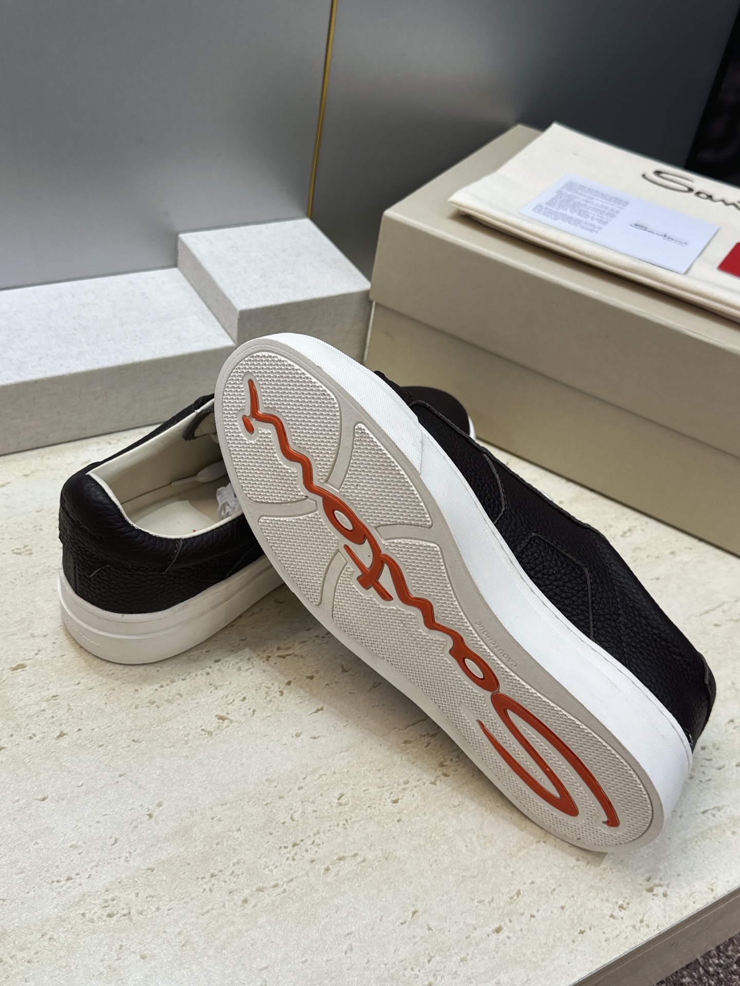 (仅男码) Santoni 2026秋冬新款系带舒适休闲时尚男鞋 圣东尼字母logo厚底圆头拼色百搭拼色滑板鞋 材质: (仅男码) Santoni 2026秋冬新款系带舒适休闲时尚男鞋 圣东尼字母logo厚底圆头拼色百搭拼色滑板鞋 材质: