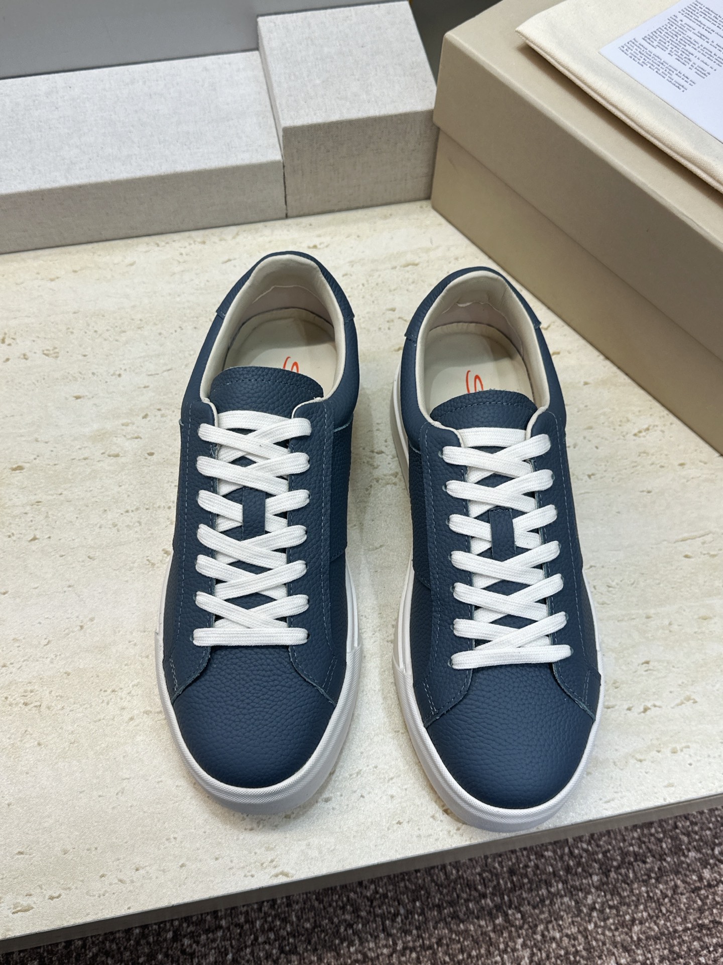 (仅男码) Santoni 2026秋冬新款系带舒适休闲时尚男鞋 圣东尼字母logo厚底圆头拼色百搭拼色滑板鞋 材质: (仅男码) Santoni 2026秋冬新款系带舒适休闲时尚男鞋 圣东尼字母logo厚底圆头拼色百搭拼色滑板鞋 材质: