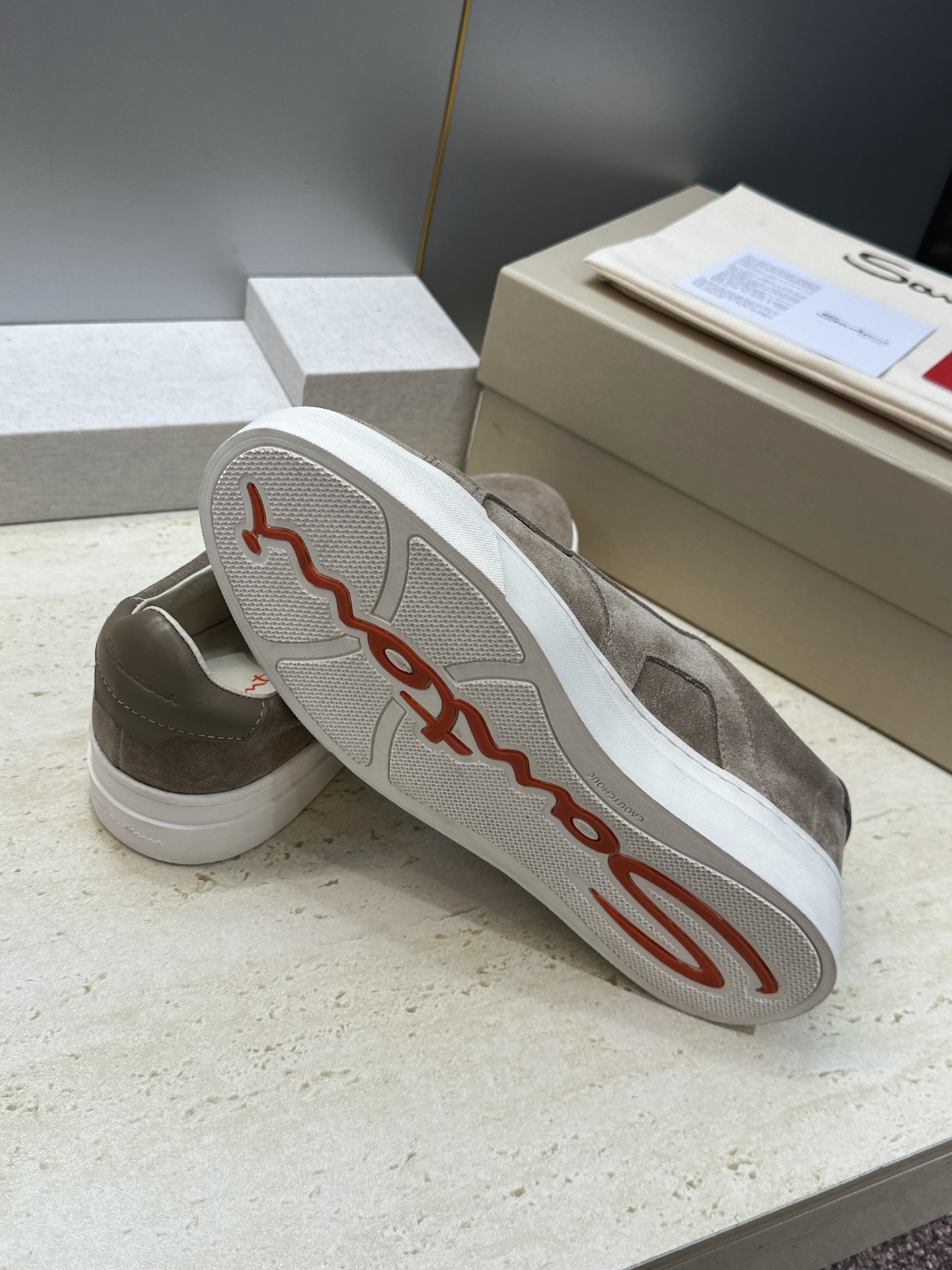 (仅男码) Santoni 2026秋冬新款系带舒适休闲时尚男鞋 圣东尼字母logo厚底圆头拼色百搭拼色滑板鞋 材质: (仅男码) Santoni 2026秋冬新款系带舒适休闲时尚男鞋 圣东尼字母logo厚底圆头拼色百搭拼色滑板鞋 材质: