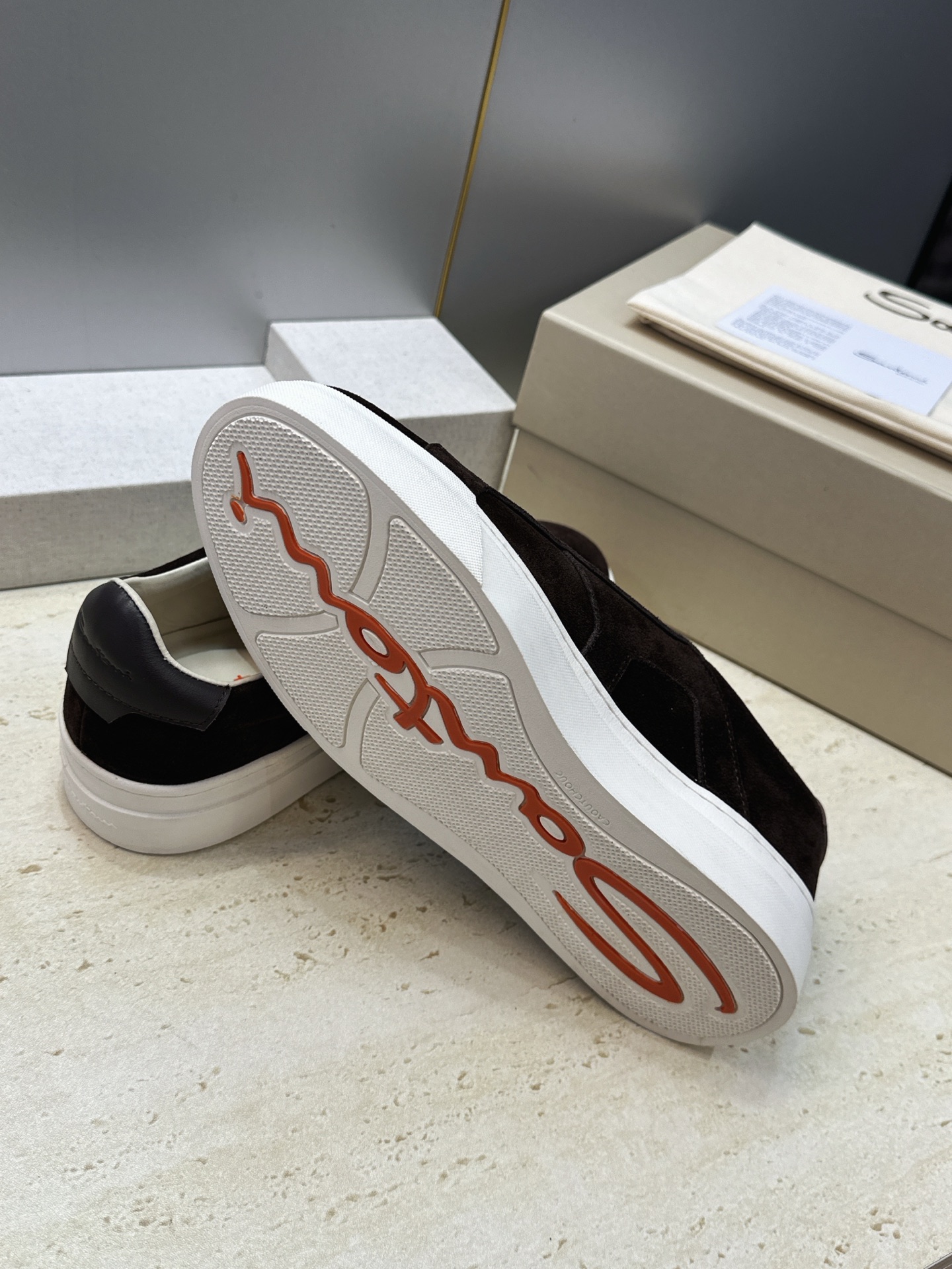 (仅男码) Santoni 2026秋冬新款系带舒适休闲时尚男鞋 圣东尼字母logo厚底圆头拼色百搭拼色滑板鞋 材质: (仅男码) Santoni 2026秋冬新款系带舒适休闲时尚男鞋 圣东尼字母logo厚底圆头拼色百搭拼色滑板鞋 材质:
