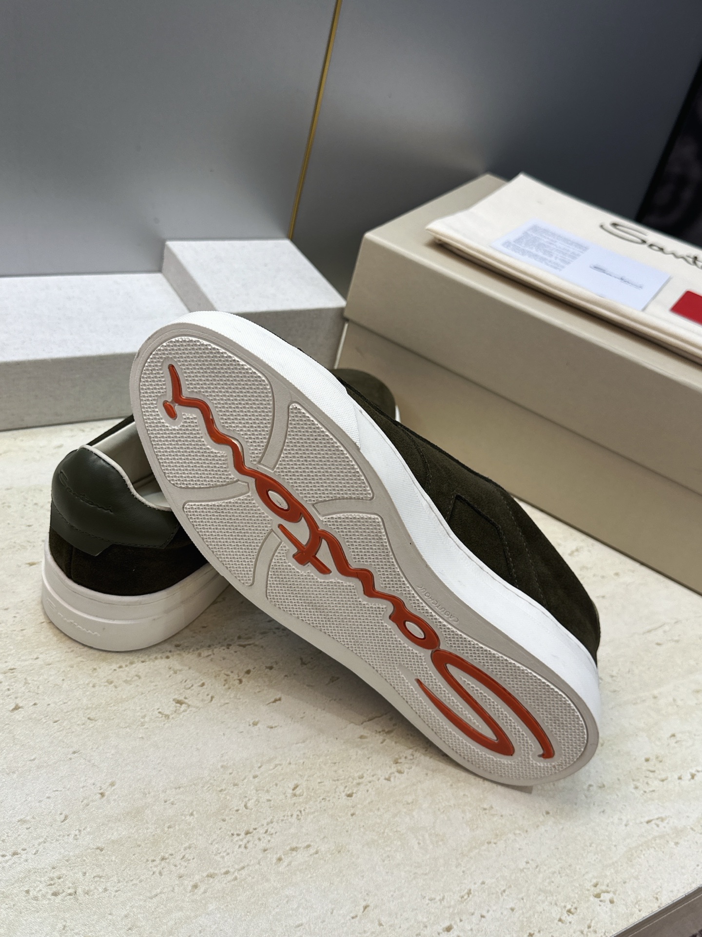 (仅男码) Santoni 2026秋冬新款系带舒适休闲时尚男鞋 圣东尼字母logo厚底圆头拼色百搭拼色滑板鞋 材质: (仅男码) Santoni 2026秋冬新款系带舒适休闲时尚男鞋 圣东尼字母logo厚底圆头拼色百搭拼色滑板鞋 材质: