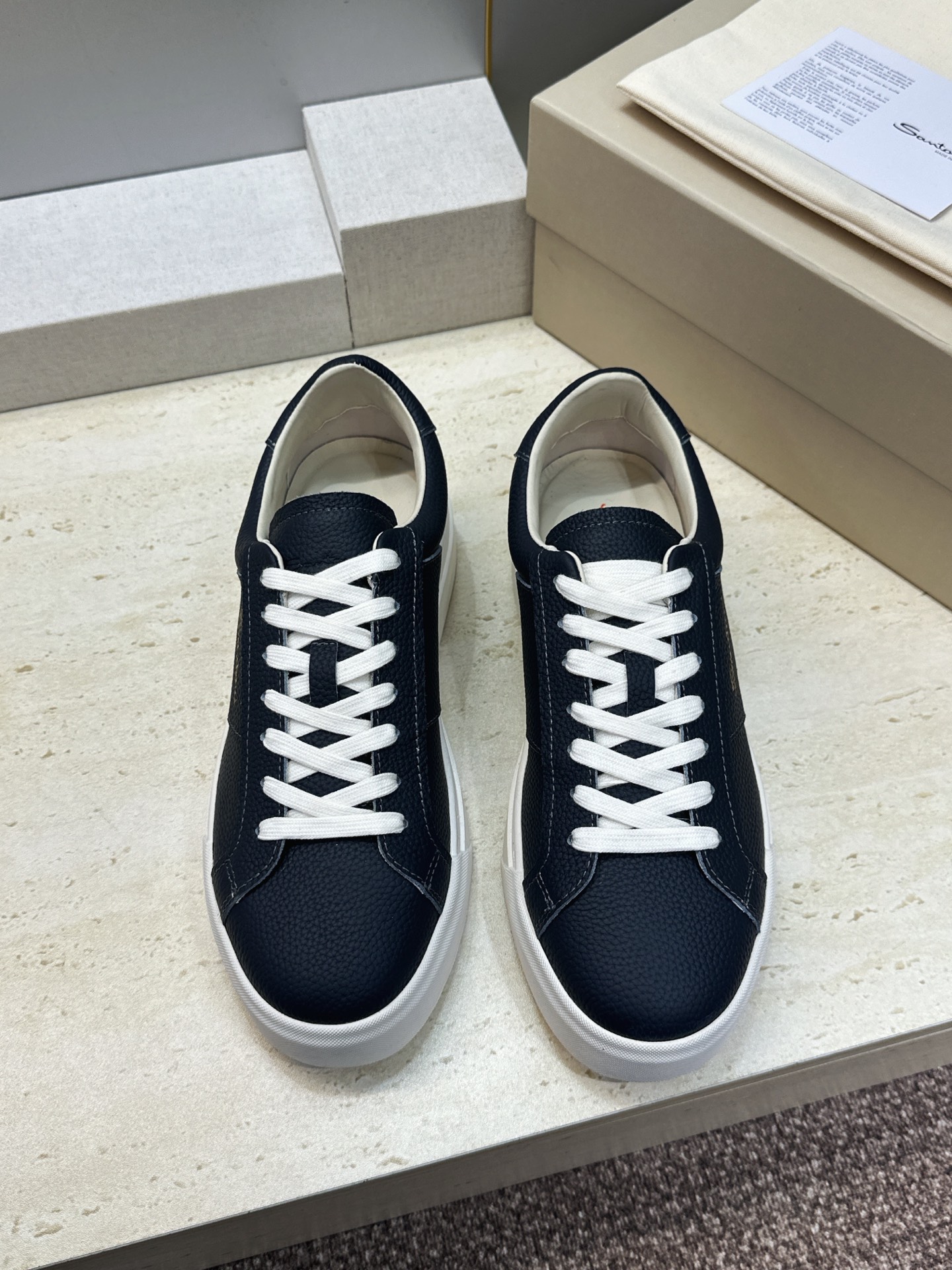 (仅男码) Santoni 2026秋冬新款系带舒适休闲时尚男鞋 圣东尼字母logo厚底圆头拼色百搭拼色滑板鞋 材质: (仅男码) Santoni 2026秋冬新款系带舒适休闲时尚男鞋 圣东尼字母logo厚底圆头拼色百搭拼色滑板鞋 材质: