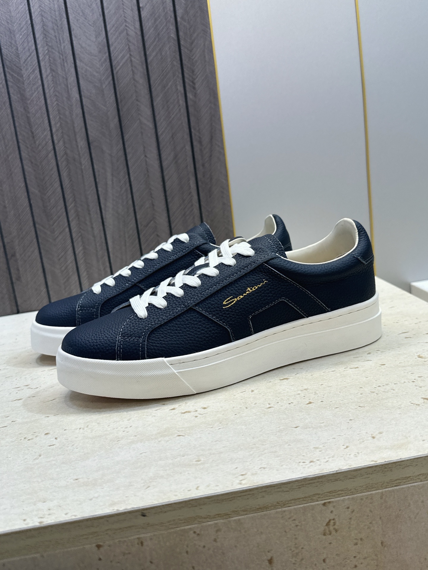 (仅男码) Santoni 2026秋冬新款系带舒适休闲时尚男鞋 圣东尼字母logo厚底圆头拼色百搭拼色滑板鞋 材质: (仅男码) Santoni 2026秋冬新款系带舒适休闲时尚男鞋 圣东尼字母logo厚底圆头拼色百搭拼色滑板鞋 材质: