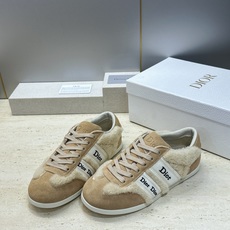 迪奥 Dior 2026春夏新款Ribbon系带休闲帆布运动小白鞋 CD字母logo织带平底圆头拼色阿甘德训鞋 材质: 迪奥 Dior 2026春夏新款Ribbon系带休闲帆布运动小白鞋 CD字母logo织带平底圆头拼色阿甘德训鞋 材质: