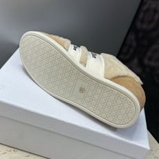 迪奥 Dior 2026春夏新款Ribbon系带休闲帆布运动小白鞋 CD字母logo织带平底圆头拼色阿甘德训鞋 材质: 迪奥 Dior 2026春夏新款Ribbon系带休闲帆布运动小白鞋 CD字母logo织带平底圆头拼色阿甘德训鞋 材质: