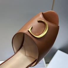 迪奥 DIOR 2026春夏走秀新款C’est高定系列高跟尖头女鞋 明星同款CD字母logo五金扣鱼嘴露趾拼色凉拖鞋 迪奥 DIOR 2026春夏走秀新款C’est高定系列高跟尖头女鞋 明星同款CD字母logo五金扣鱼嘴露趾拼色凉拖鞋