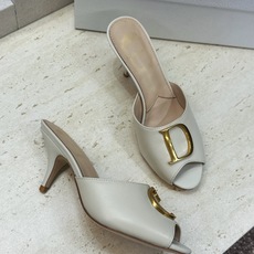 迪奥 DIOR 2026春夏走秀新款C’est高定系列高跟尖头女鞋 明星同款CD字母logo五金扣鱼嘴露趾拼色凉拖鞋 迪奥 DIOR 2026春夏走秀新款C’est高定系列高跟尖头女鞋 明星同款CD字母logo五金扣鱼嘴露趾拼色凉拖鞋