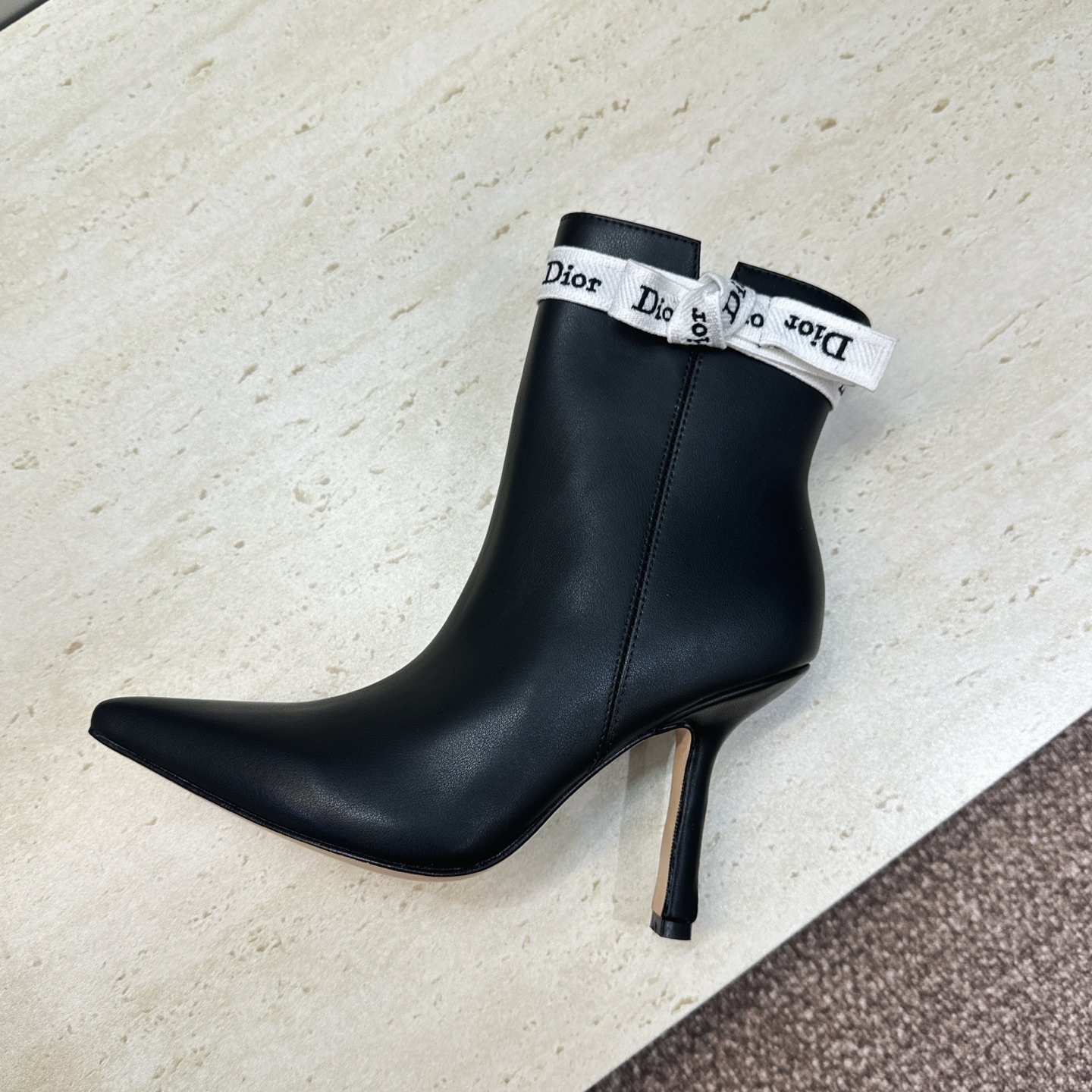 迪奥 DIOR 2026秋冬新款高定系列 J’ADIOR 骑士女短靴 明星同款CD字母logo织带蝴蝶结高跟尖头头机车及