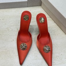 SAINT LAURENT PARIS 圣罗兰2026春夏新款高跟水钻女鞋 YSL字母logo五金扣尖头细跟穆勒凉拖鞋 SAINT LAURENT PARIS 圣罗兰2026春夏新款高跟水钻女鞋 YSL字母logo五金扣尖头细跟穆勒凉拖鞋