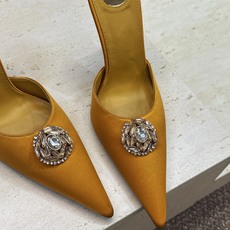 SAINT LAURENT PARIS 圣罗兰2026春夏新款高跟水钻女鞋 YSL字母logo五金扣尖头细跟穆勒凉拖鞋 SAINT LAURENT PARIS 圣罗兰2026春夏新款高跟水钻女鞋 YSL字母logo五金扣尖头细跟穆勒凉拖鞋