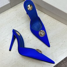 SAINT LAURENT PARIS 圣罗兰2026春夏新款高跟水钻女鞋 YSL字母logo五金扣尖头细跟穆勒凉拖鞋 SAINT LAURENT PARIS 圣罗兰2026春夏新款高跟水钻女鞋 YSL字母logo五金扣尖头细跟穆勒凉拖鞋