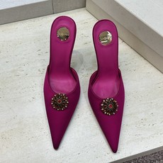 SAINT LAURENT PARIS 圣罗兰2026春夏新款高跟水钻女鞋 YSL字母logo五金扣尖头细跟穆勒凉拖鞋 SAINT LAURENT PARIS 圣罗兰2026春夏新款高跟水钻女鞋 YSL字母logo五金扣尖头细跟穆勒凉拖鞋