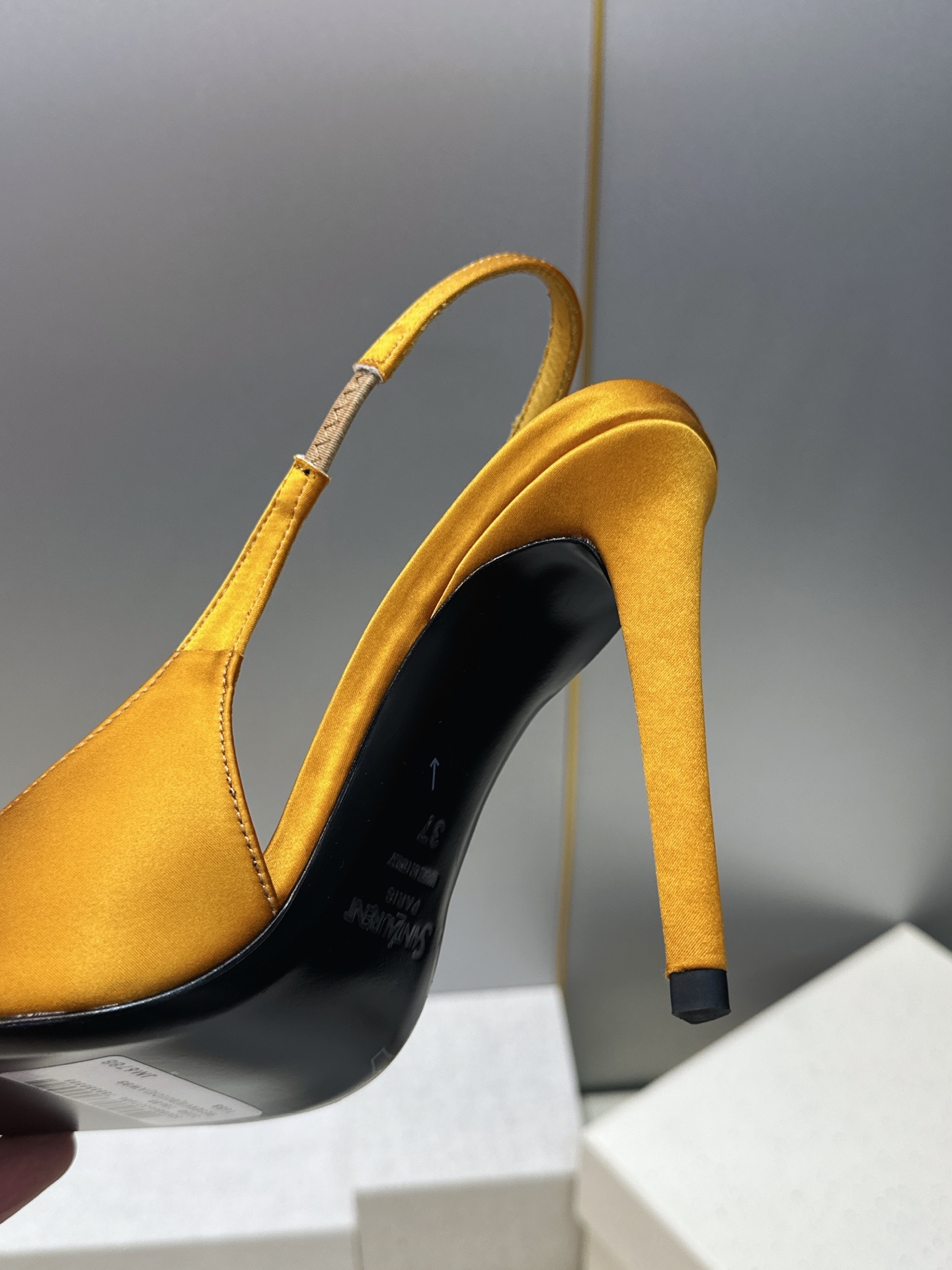 SAINT LAURENT PARIS 圣罗兰2026春夏新款高跟水钻女鞋  YSL字母logo五金扣尖头细跟后空凉鞋 