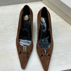 SAINT LAURENT PARIS 圣罗兰2026秋冬新款高跟女鞋 YSL字母logo五金扣明星同款细根尖头单鞋鞋 SAINT LAURENT PARIS 圣罗兰2026秋冬新款高跟女鞋 YSL字母logo五金扣明星同款细根尖头单鞋鞋