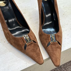 SAINT LAURENT PARIS 圣罗兰2026秋冬新款高跟女鞋 YSL字母logo五金扣明星同款细根尖头单鞋鞋 SAINT LAURENT PARIS 圣罗兰2026秋冬新款高跟女鞋 YSL字母logo五金扣明星同款细根尖头单鞋鞋