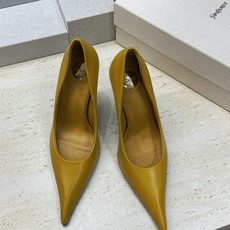 SAINT LAURENT PARIS 圣罗兰2026秋冬新款时尚高跟女鞋 YSL字母logo五金扣明星同款细根尖头单 SAINT LAURENT PARIS 圣罗兰2026秋冬新款时尚高跟女鞋 YSL字母logo五金扣明星同款细根尖头单