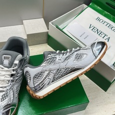 Bottega Veneta 葆蝶家2026春夏情侣新款系带休闲运动鞋 BV字母logo厚底圆头拼色老爹跑鞋 材质鞋面原 Bottega Veneta 葆蝶家2026春夏情侣新款系带休闲运动鞋 BV字母logo厚底圆头拼色老爹跑鞋 材质鞋面原