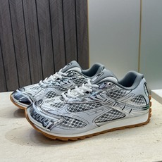 Bottega Veneta 葆蝶家2026春夏情侣新款系带休闲运动鞋 BV字母logo厚底圆头拼色老爹跑鞋 材质鞋面原 Bottega Veneta 葆蝶家2026春夏情侣新款系带休闲运动鞋 BV字母logo厚底圆头拼色老爹跑鞋 材质鞋面原