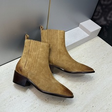 CELINE 2026秋冬新款游牧风格机车女短靴 瑟琳字母logo粗跟尖头切尔西骑士靴 材质鞋面定制进口小牛皮/进口羊猄 CELINE 2026秋冬新款游牧风格机车女短靴 瑟琳字母logo粗跟尖头切尔西骑士靴 材质鞋面定制进口小牛皮/进口羊猄