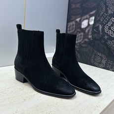 CELINE 2026秋冬新款游牧风格机车女短靴 瑟琳字母logo粗跟尖头切尔西骑士靴 材质鞋面定制进口小牛皮/进口羊猄 CELINE 2026秋冬新款游牧风格机车女短靴 瑟琳字母logo粗跟尖头切尔西骑士靴 材质鞋面定制进口小牛皮/进口羊猄