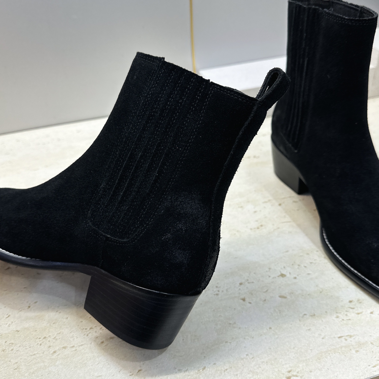 CELINE 2026秋冬新款游牧风格机车女短靴 瑟琳字母logo粗跟尖头切尔西骑士靴 材质鞋面定制进口小牛皮/进口羊猄 CELINE 2026秋冬新款游牧风格机车女短靴 瑟琳字母logo粗跟尖头切尔西骑士靴 材质鞋面定制进口小牛皮/进口羊猄
