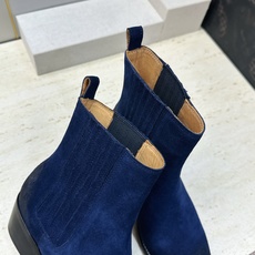 CELINE 2026秋冬新款游牧风格机车女短靴 瑟琳字母logo粗跟尖头切尔西骑士靴 材质鞋面定制进口小牛皮/进口羊猄 CELINE 2026秋冬新款游牧风格机车女短靴 瑟琳字母logo粗跟尖头切尔西骑士靴 材质鞋面定制进口小牛皮/进口羊猄