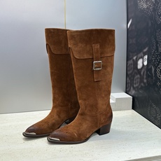 CELINE 2026秋冬新款游牧风格铁头机车高筒及膝女长靴 瑟琳字母logo五金扣粗跟尖头一脚蹬骑士靴 材质:鞋面定制 CELINE 2026秋冬新款游牧风格铁头机车高筒及膝女长靴 瑟琳字母logo五金扣粗跟尖头一脚蹬骑士靴 材质:鞋面定制