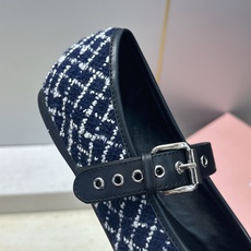 Miumiu 2026秋冬新款芭蕾舞女鞋 缪缪字母logo五金扣平底圆头拼色玛丽珍乐福单鞋 材质鞋面进口环保透气毛呢布/ Miumiu 2026秋冬新款芭蕾舞女鞋 缪缪字母logo五金扣平底圆头拼色玛丽珍乐福单鞋 材质鞋面进口环保透气毛呢布/