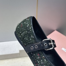 Miumiu 2026秋冬新款芭蕾舞女鞋 缪缪字母logo五金扣平底圆头拼色玛丽珍乐福单鞋 材质鞋面进口环保透气毛呢布/ Miumiu 2026秋冬新款芭蕾舞女鞋 缪缪字母logo五金扣平底圆头拼色玛丽珍乐福单鞋 材质鞋面进口环保透气毛呢布/