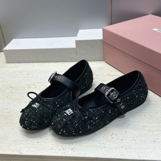 Miumiu 2026秋冬新款芭蕾舞女鞋 缪缪字母logo五金扣平底圆头拼色玛丽珍乐福单鞋 材质鞋面进口环保透气毛呢布/ Miumiu 2026秋冬新款芭蕾舞女鞋 缪缪字母logo五金扣平底圆头拼色玛丽珍乐福单鞋 材质鞋面进口环保透气毛呢布/