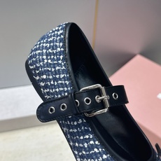 Miumiu 2026秋冬新款芭蕾舞女鞋 缪缪字母logo五金扣平底圆头拼色玛丽珍乐福单鞋 材质鞋面进口环保透气毛呢布/ Miumiu 2026秋冬新款芭蕾舞女鞋 缪缪字母logo五金扣平底圆头拼色玛丽珍乐福单鞋 材质鞋面进口环保透气毛呢布/