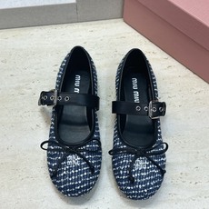 Miumiu 2026秋冬新款芭蕾舞女鞋 缪缪字母logo五金扣平底圆头拼色玛丽珍乐福单鞋 材质鞋面进口环保透气毛呢布/ Miumiu 2026秋冬新款芭蕾舞女鞋 缪缪字母logo五金扣平底圆头拼色玛丽珍乐福单鞋 材质鞋面进口环保透气毛呢布/