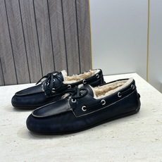 Miumiu 2026秋冬新款蝴蝶结羊羔毛休闲女鞋 缪缪字母logo平底系带圆头防寒保暖乐福鞋 材质鞋面进口小牛皮/进口 Miumiu 2026秋冬新款蝴蝶结羊羔毛休闲女鞋 缪缪字母logo平底系带圆头防寒保暖乐福鞋 材质鞋面进口小牛皮/进口