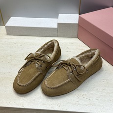 Miumiu 2026秋冬新款蝴蝶结羊羔毛休闲女鞋 缪缪字母logo平底系带圆头防寒保暖乐福鞋 材质鞋面进口小牛皮/进口 Miumiu 2026秋冬新款蝴蝶结羊羔毛休闲女鞋 缪缪字母logo平底系带圆头防寒保暖乐福鞋 材质鞋面进口小牛皮/进口