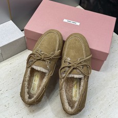 Miumiu 2026秋冬新款蝴蝶结羊羔毛休闲女鞋 缪缪字母logo平底系带圆头防寒保暖乐福鞋 材质鞋面进口小牛皮/进口 Miumiu 2026秋冬新款蝴蝶结羊羔毛休闲女鞋 缪缪字母logo平底系带圆头防寒保暖乐福鞋 材质鞋面进口小牛皮/进口
