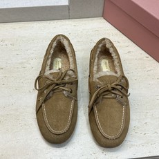 Miumiu 2026秋冬新款蝴蝶结羊羔毛休闲女鞋 缪缪字母logo平底系带圆头防寒保暖乐福鞋 材质鞋面进口小牛皮/进口 Miumiu 2026秋冬新款蝴蝶结羊羔毛休闲女鞋 缪缪字母logo平底系带圆头防寒保暖乐福鞋 材质鞋面进口小牛皮/进口