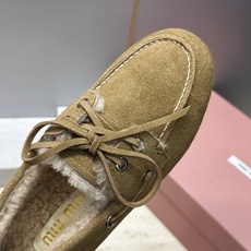 Miumiu 2026秋冬新款蝴蝶结羊羔毛休闲女鞋 缪缪字母logo平底系带圆头防寒保暖乐福鞋 材质鞋面进口小牛皮/进口 Miumiu 2026秋冬新款蝴蝶结羊羔毛休闲女鞋 缪缪字母logo平底系带圆头防寒保暖乐福鞋 材质鞋面进口小牛皮/进口