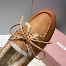 Miumiu 2026秋冬新款蝴蝶结羊羔毛休闲女鞋 缪缪字母logo平底系带圆头防寒保暖乐福鞋 材质鞋面进口小牛皮/进口 Miumiu 2026秋冬新款蝴蝶结羊羔毛休闲女鞋 缪缪字母logo平底系带圆头防寒保暖乐福鞋 材质鞋面进口小牛皮/进口