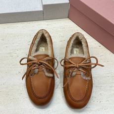 Miumiu 2026秋冬新款蝴蝶结羊羔毛休闲女鞋 缪缪字母logo平底系带圆头防寒保暖乐福鞋 材质鞋面进口小牛皮/进口 Miumiu 2026秋冬新款蝴蝶结羊羔毛休闲女鞋 缪缪字母logo平底系带圆头防寒保暖乐福鞋 材质鞋面进口小牛皮/进口